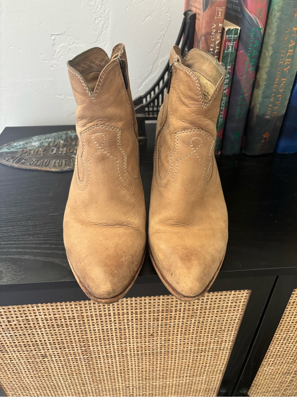Frye Renee Seam Short Western Ankle Boot size 10M - Picture 2 of 9